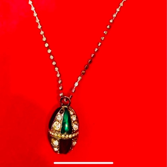 Vintage 1979 gold tone Faberge egg necklace - Picture 3 of 3